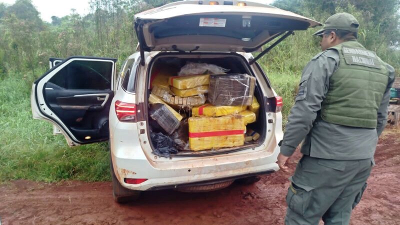 Transportaban más de 900 kilos de marihuana en un vehículo con pedido de secuestro