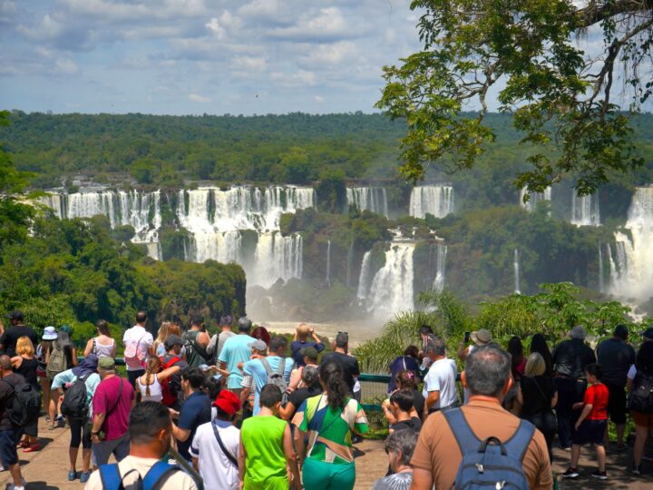 Cataratas lado argentino recibió un 30% menos de turistas que el lado brasileño