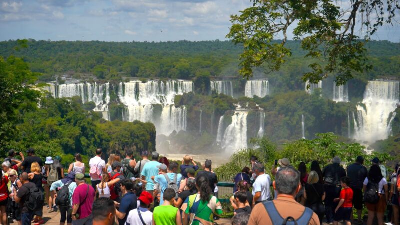 Cataratas lado argentino recibió un 30% menos de turistas que el lado brasileño