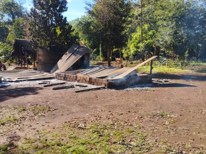 Incendio en la comunidad Mbocai Poty afectó dos viviendas