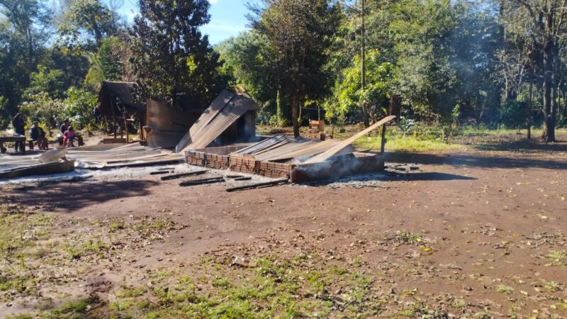 Incendio en la comunidad Mbocai Poty afectó dos viviendas