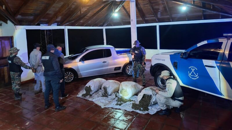 Puerto Esperanza: Prefectura secuestró más de 54 kilos de droga y detuvo a dos personas