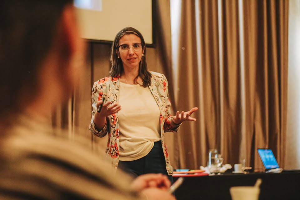 Gaby Amoros abre inscripciones para una nueva edición de su Mentoría Grupal de Neurooratoria