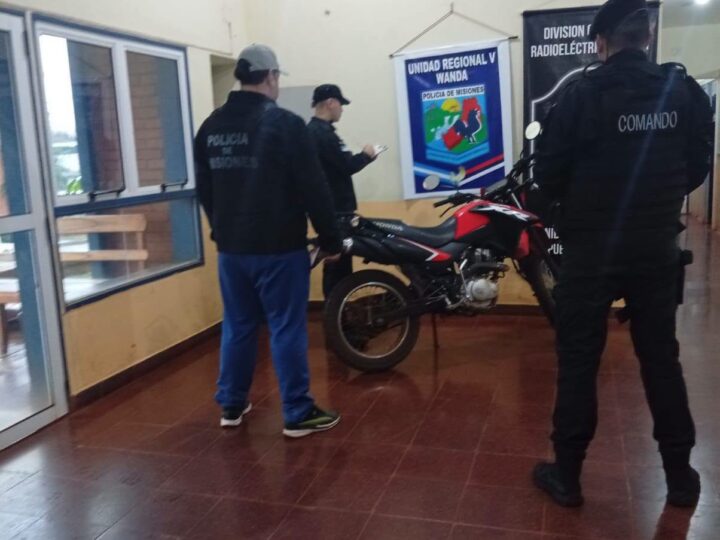 Burló los controles de la Policía y subió videos a las redes: le secuestraron la moto