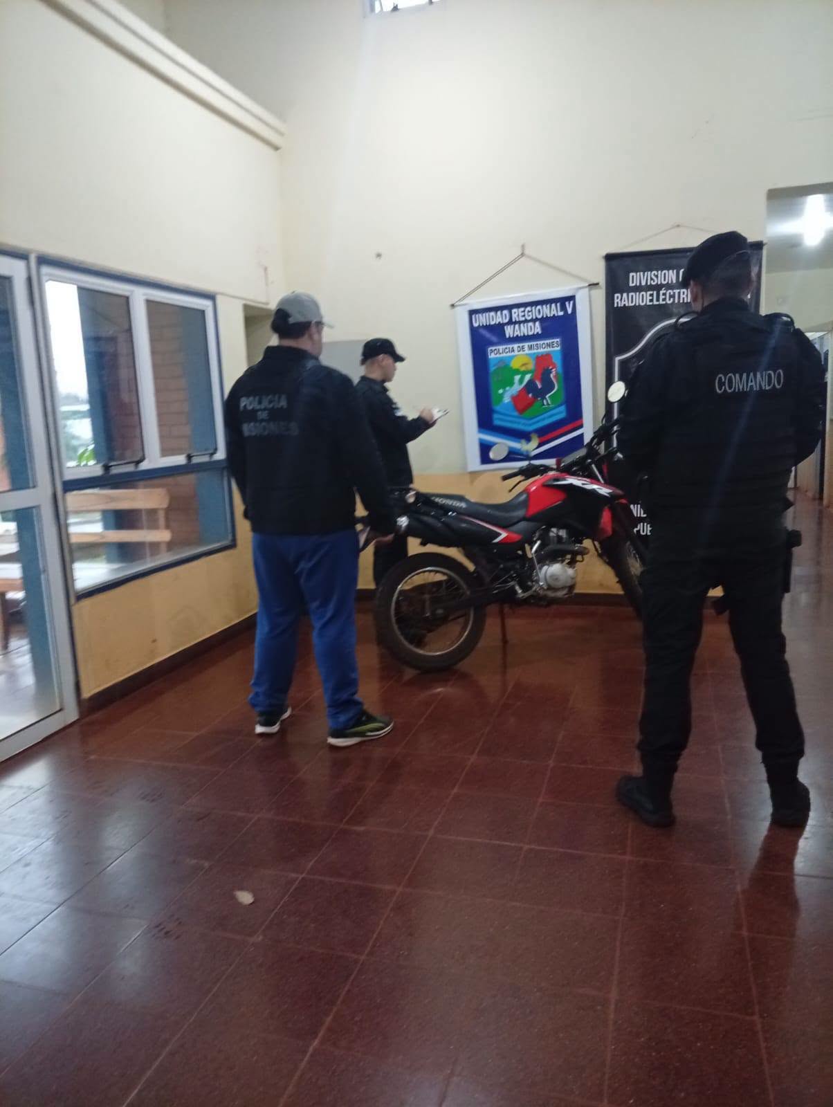 Burló los controles de la Policía y subió videos a las redes: le secuestraron la moto