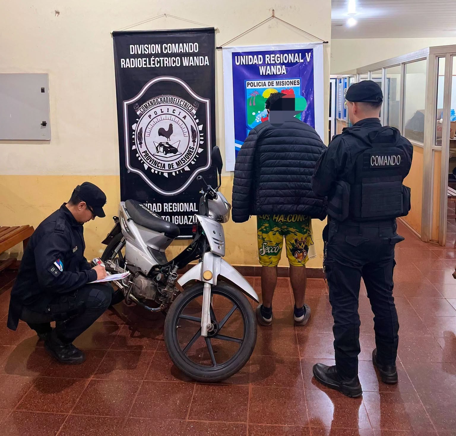 Realizaban «picadas» en plena Ruta en Wanda y fueron detenidos
