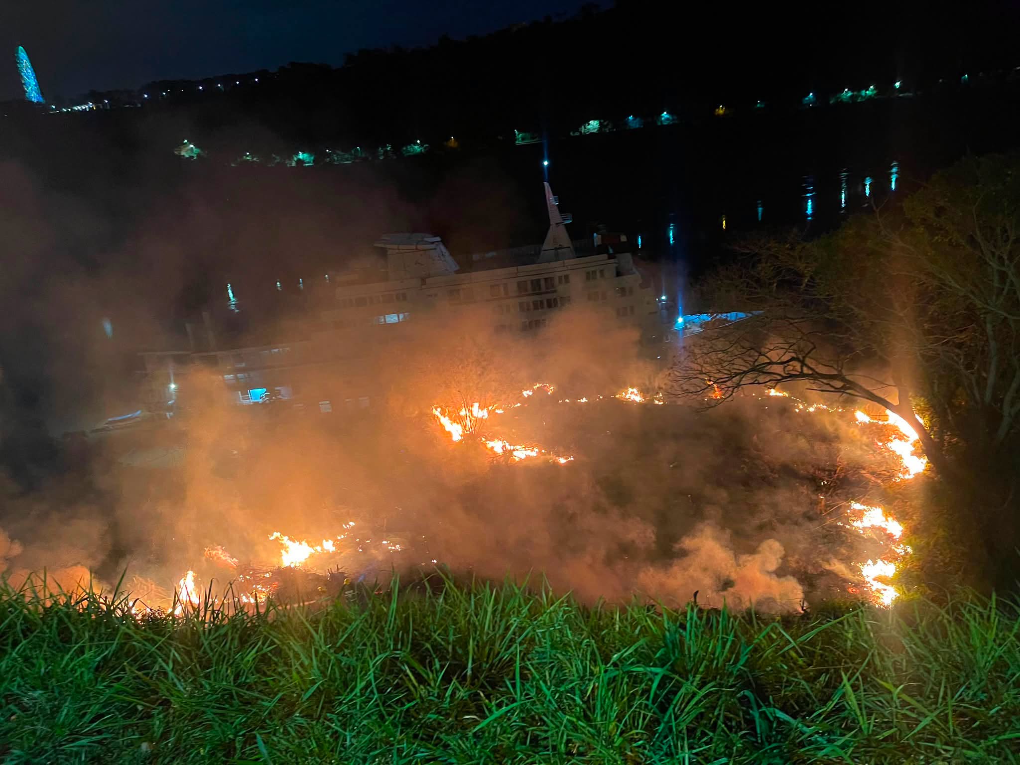 Festejos con fuegos artificiales habría provocado un incendio de pastizales