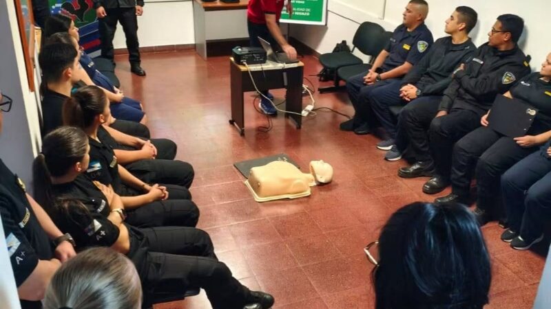 Se incorporó el primer desfibrilador externo automático en una dependencia policial de Misiones