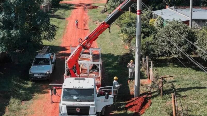 Alerta por fuertes vientos: Energía de Misiones desplegó cuadrillas en puntos afectados
