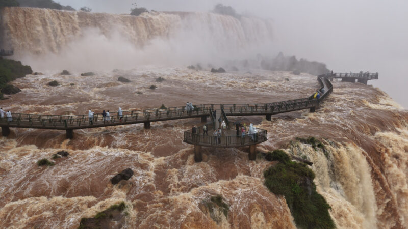 Cataratas lado brasilero: habilitaron al mediodía la pasarela hacia el balcón Garganta del Diablo