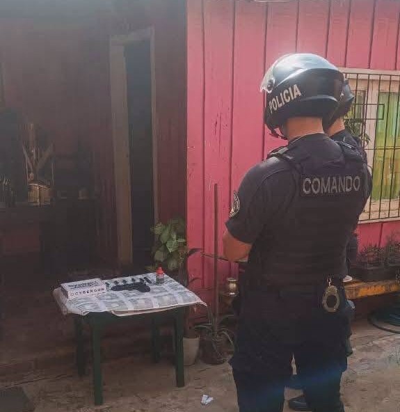 Atacó a su vecina con un aire comprimido y la Policía allanó su vivienda