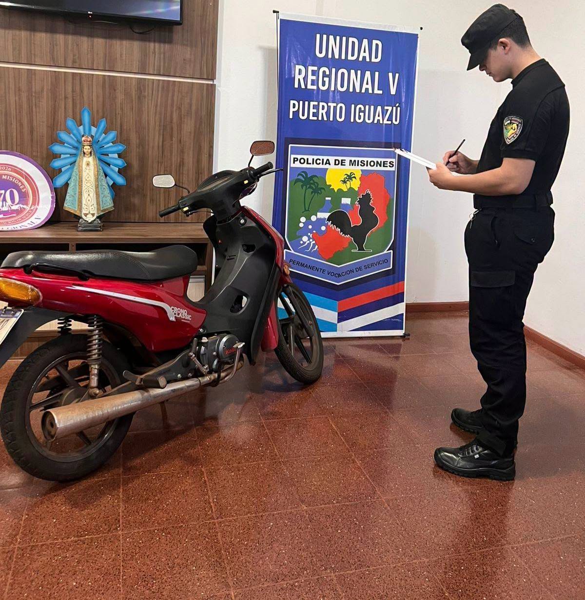 Vecinos y Policías: Acción conjunta permitió recuperar una motocicleta robada
