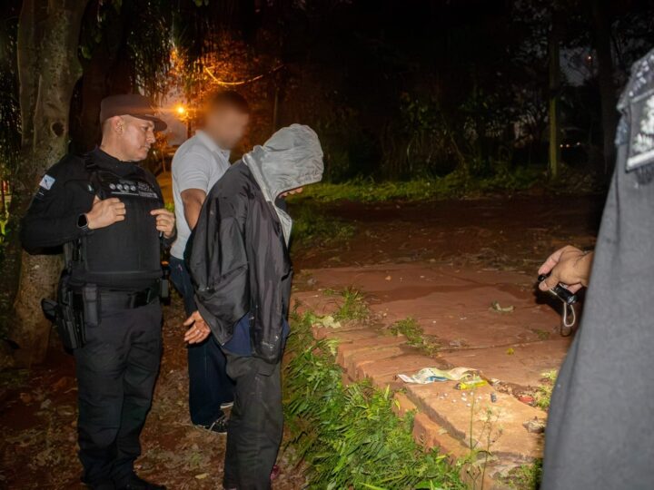 Policías encubiertos capturaron a dos dealers con cocaína y marihuana dosificadas en Puerto Iguazú