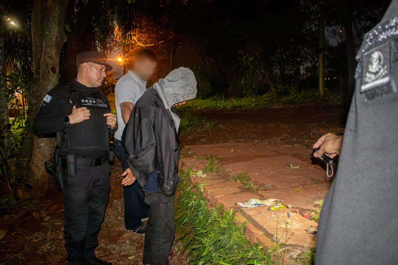 Policías encubiertos capturaron a dos dealers con cocaína y marihuana dosificadas en Puerto Iguazú
