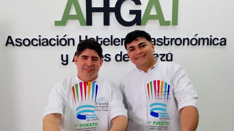 Esteban Paredes y su ayudante Cristian Nahuel Carballo representarán a Iguazú en el torneo nacional de Cheff