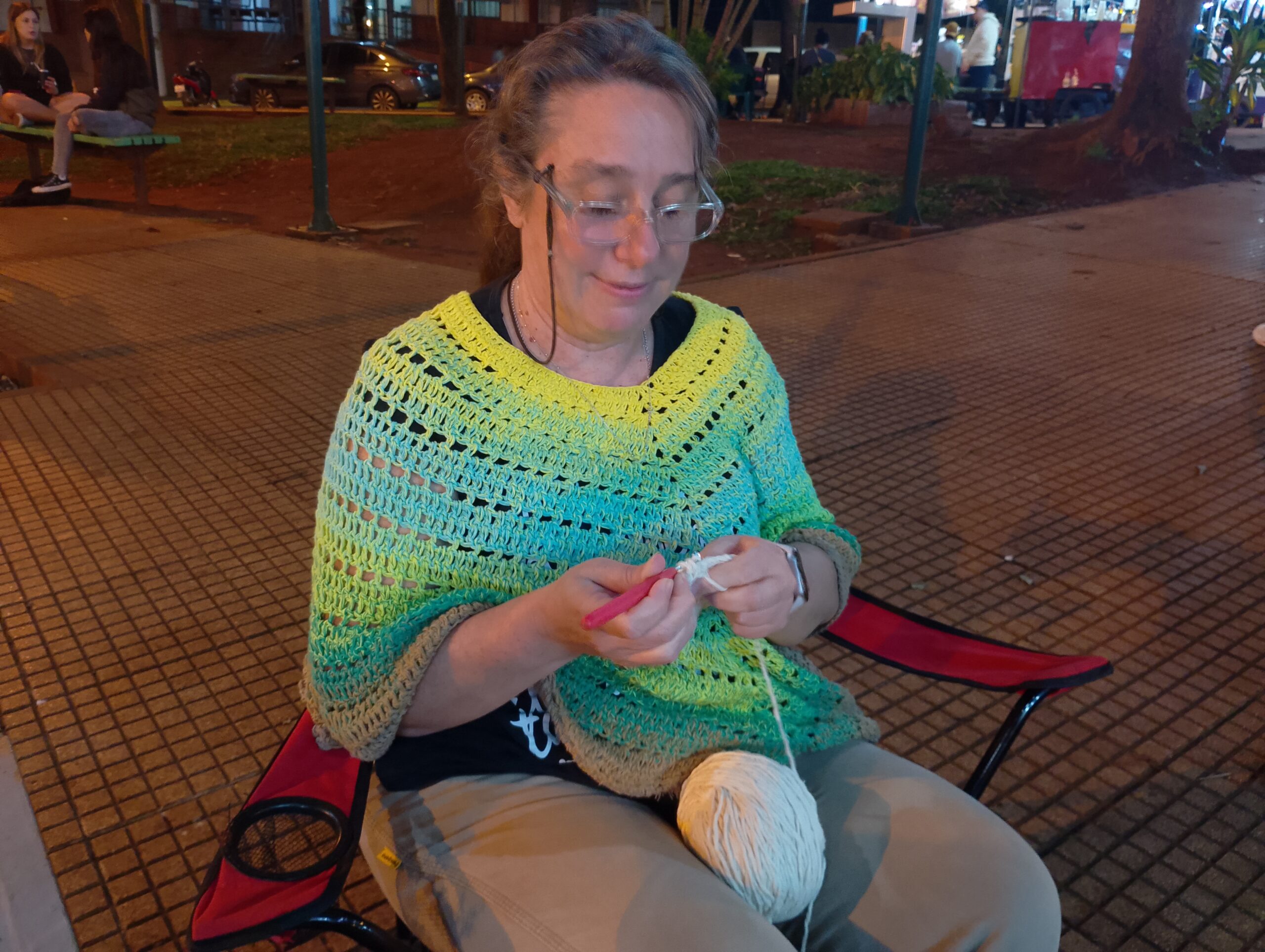 Se enamoró de los tejidos de muy pequeña, fue su hobby y hoy es una fuente laboral