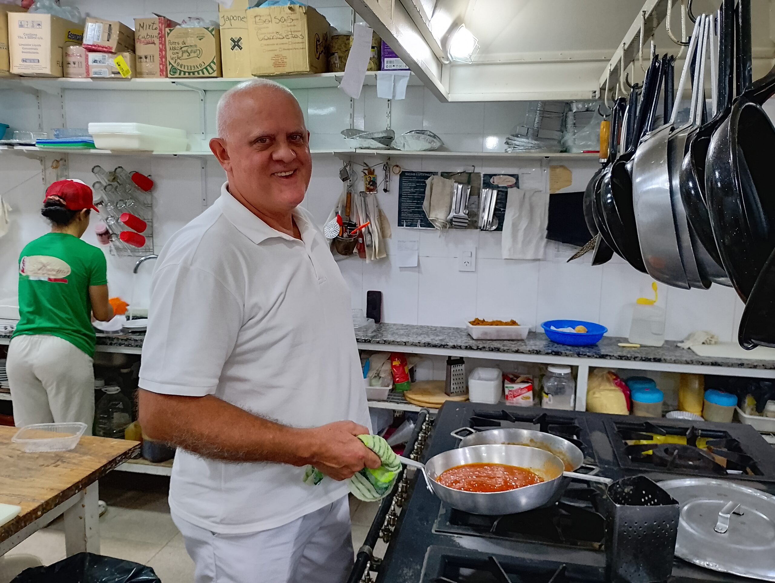 Cocinó para estrellas como Madona y Michael Jackson y estableció en Iguazú