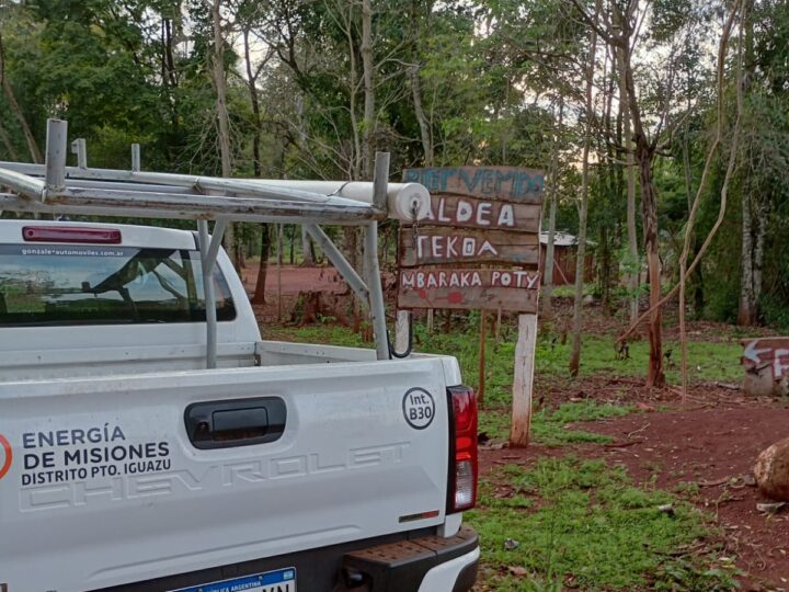 Finalizan el nuevo tendido eléctrico para la comunidad Mbaraka Poty de Iguazú