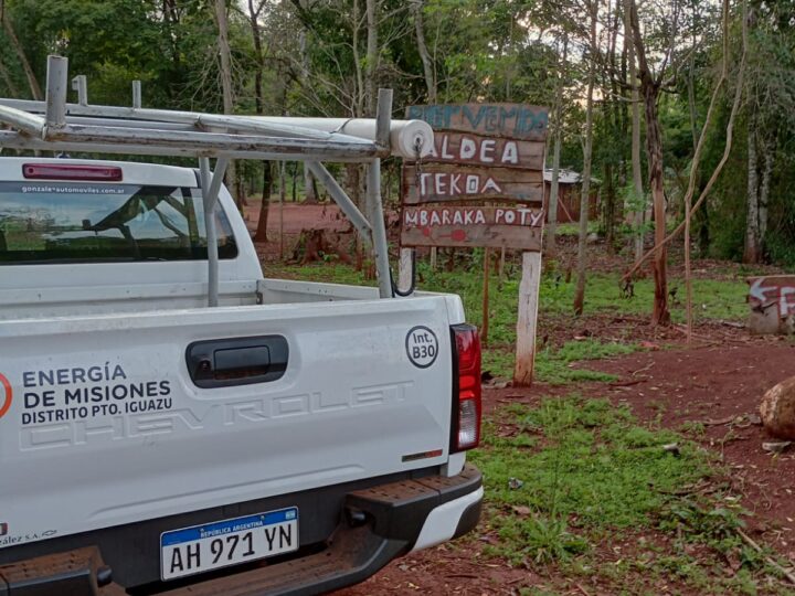 Finalizan el nuevo tendido eléctrico para la comunidad Mbaraka Poty de Iguazú