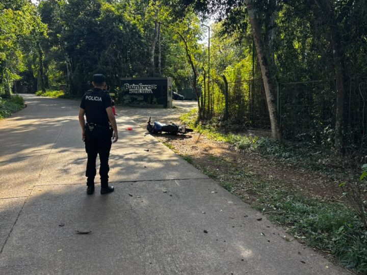 Puerto Iguazú: Motociclista sufrió una fractura de cráneo tras despistar y permanece en terapia intensiva