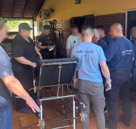 Salió al patio y fue atacado por sus perros rottweilers