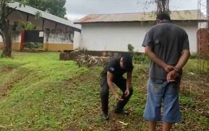 Puerto Libertad: Atraparon a un dealer con “pedra” en inmediaciones de una escuela