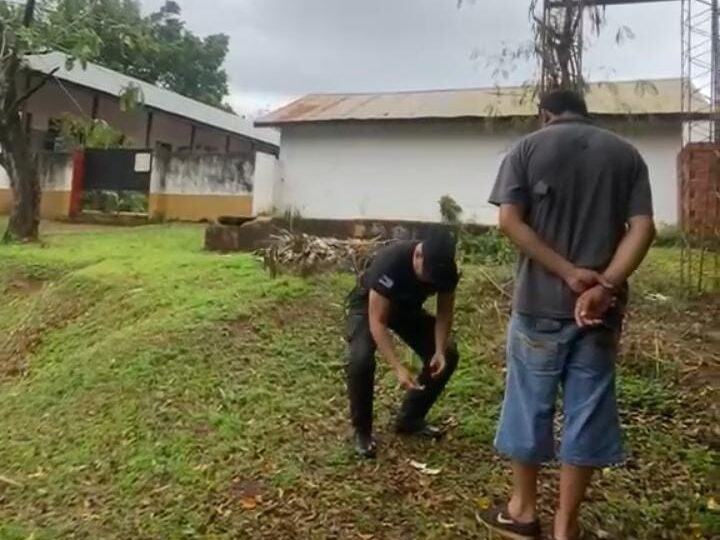 Puerto Libertad: Atraparon a un dealer con “pedra” en inmediaciones de una escuela