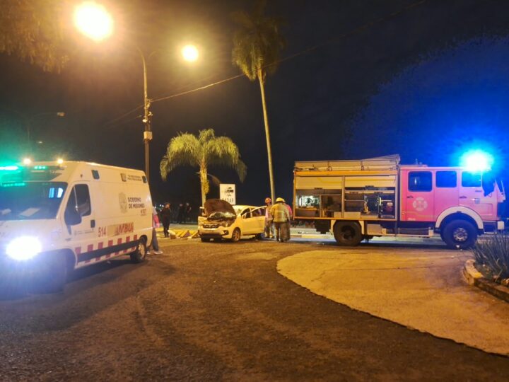 Sexagenario perdió el control de su vehículo y volcó en la costanera de Iguazú