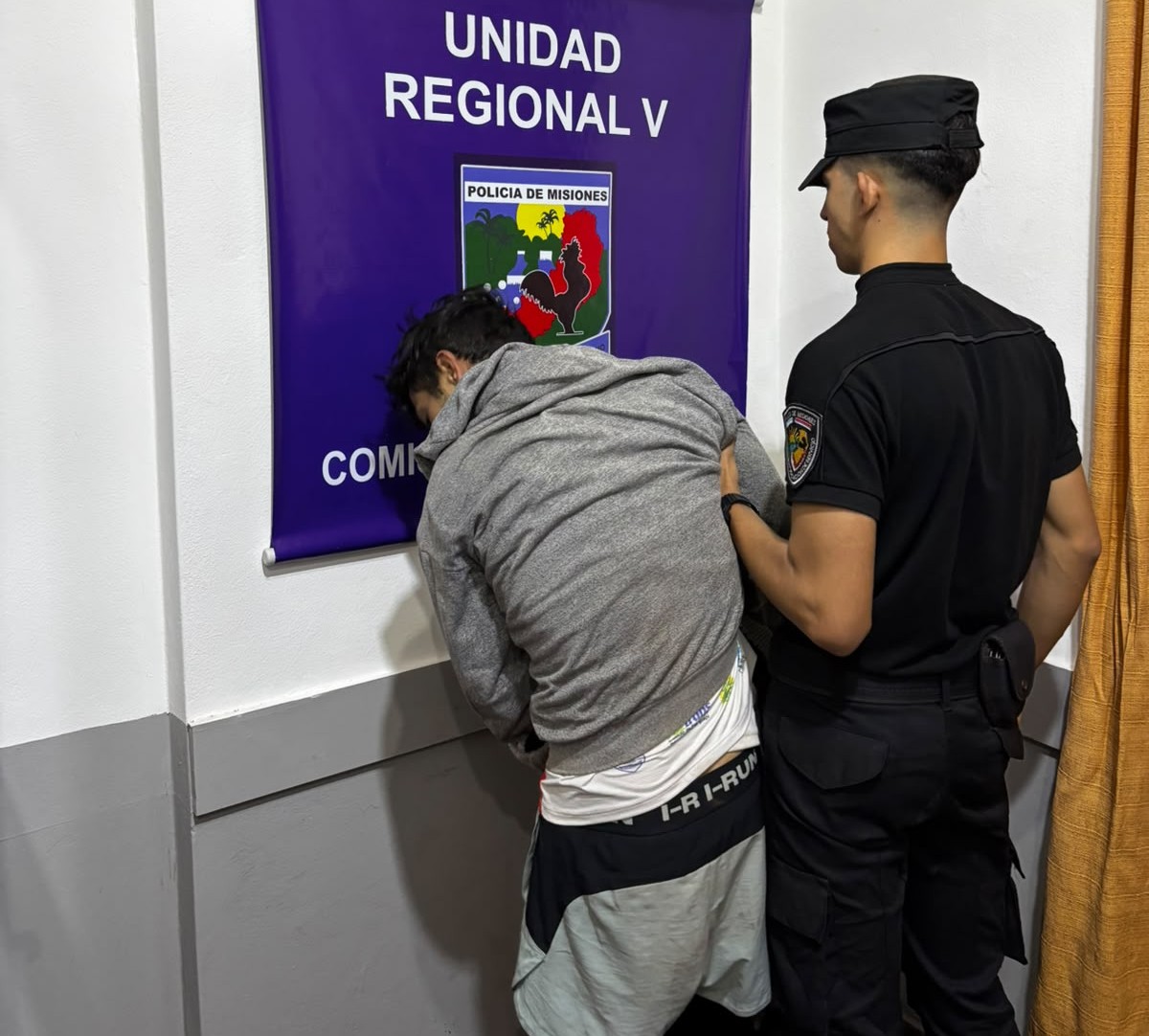 Iguazú: Vecinos atraparon a un presunto ladrón, lo ataron y lo entregaron a la policía