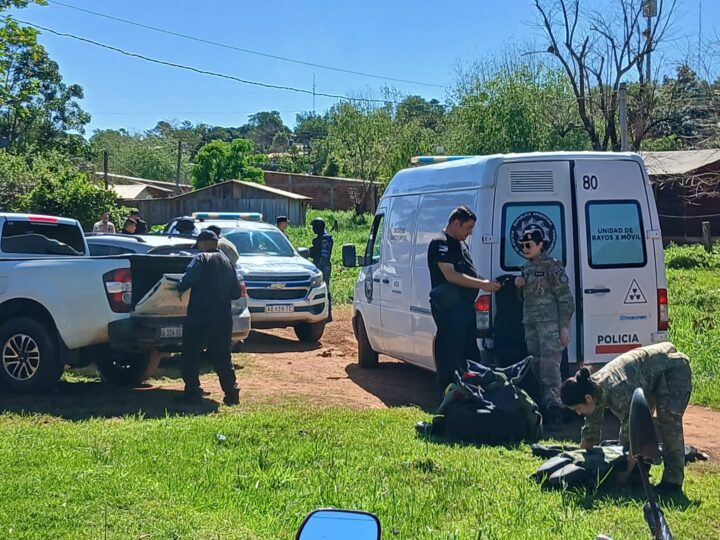 La policía realiza un allanamiento en barrio Bicentenario con la colaboración del equipo antibombas de la PSA