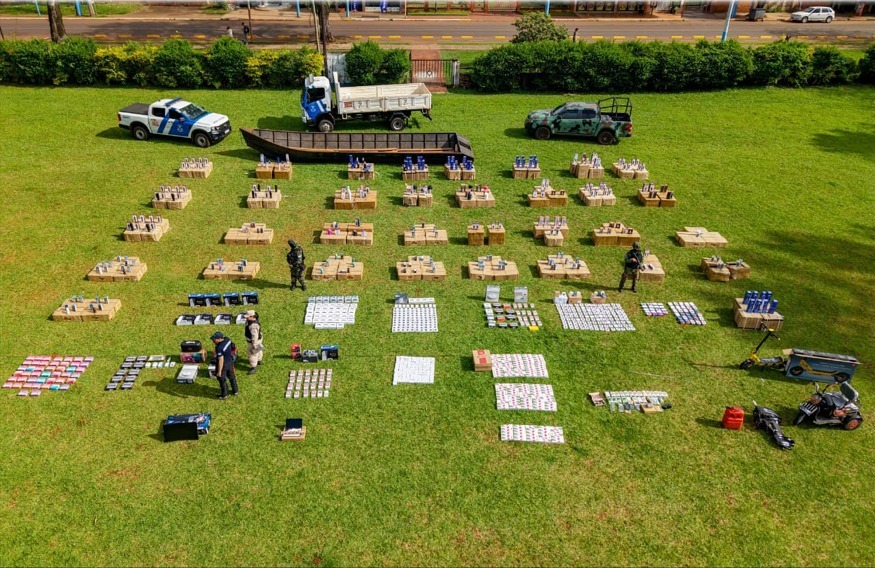 Prefectura secuestró mercadería de contrabando, una moto y un triciclo eléctrico