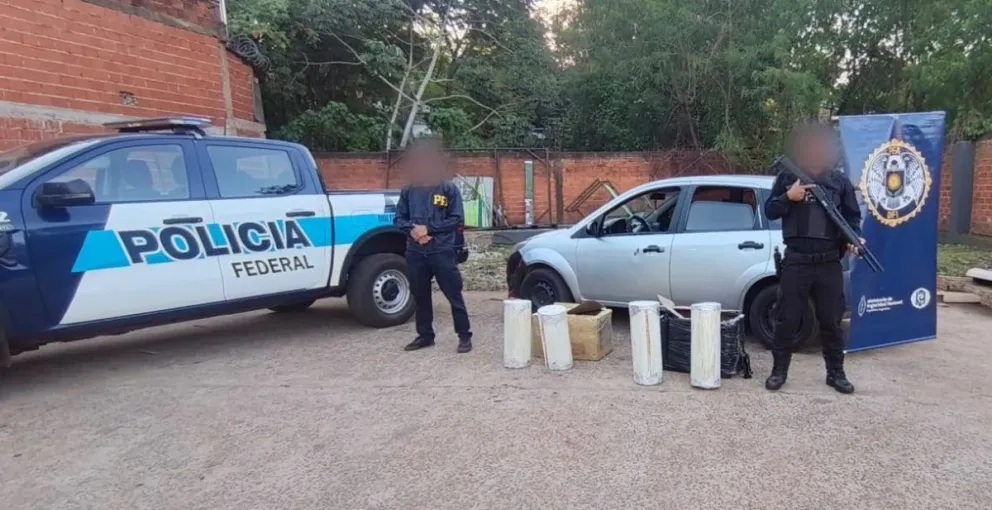 Dos paraguayos y un argentino, detenidos por llevar droga en tubos de PVC