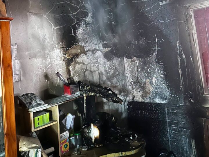 Encendió una vela y provocó un incendio en su vivienda en Puerto Iguazú