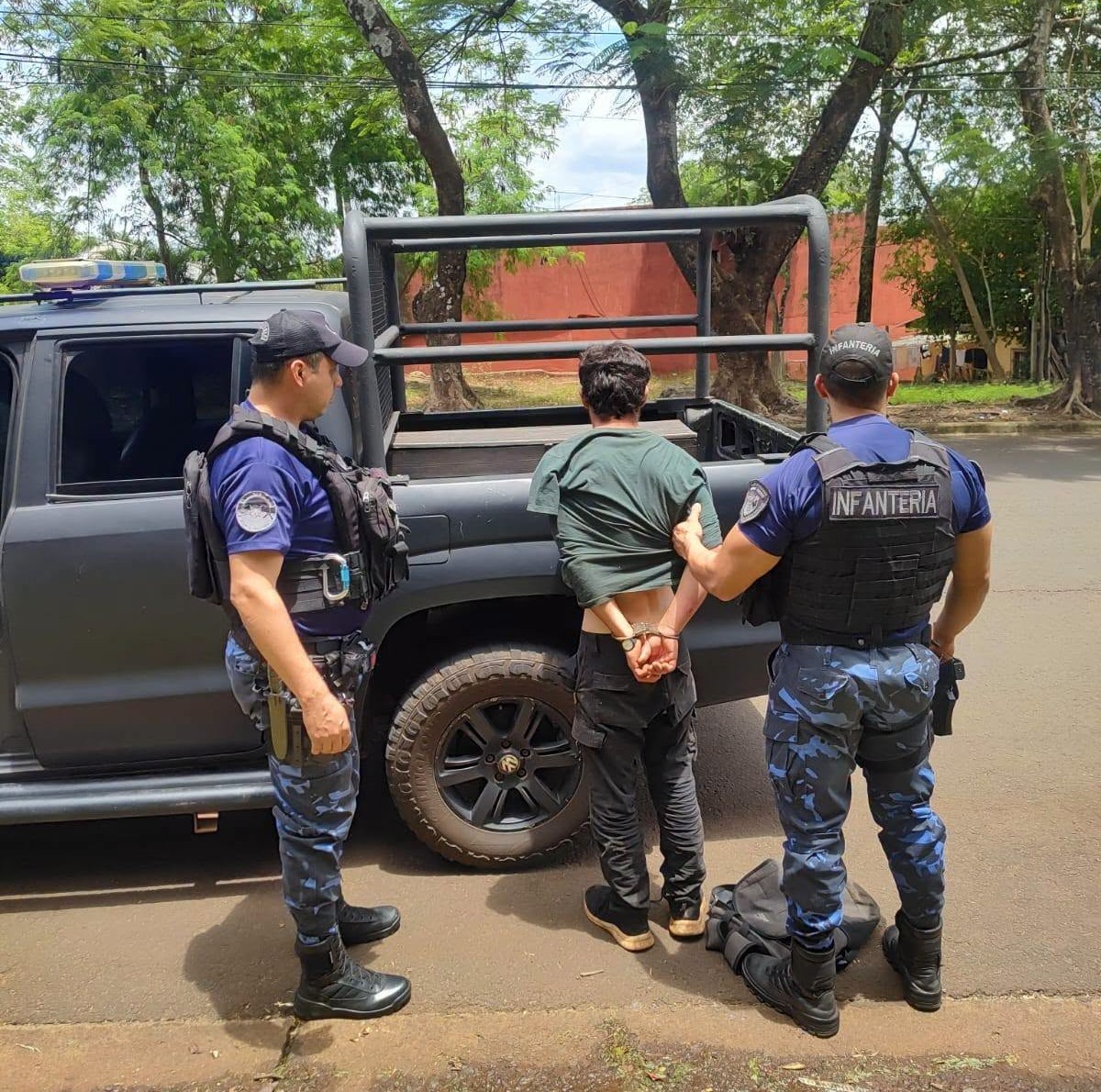 Lo descubrieron en pleno intento de robo, quiso huir y terminó detenido en Iguazú