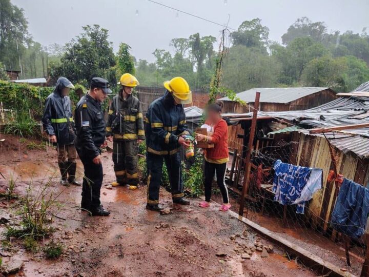 Ya son 8 las familias evacuadas en Puerto Iguazú por la crecida de los ríos