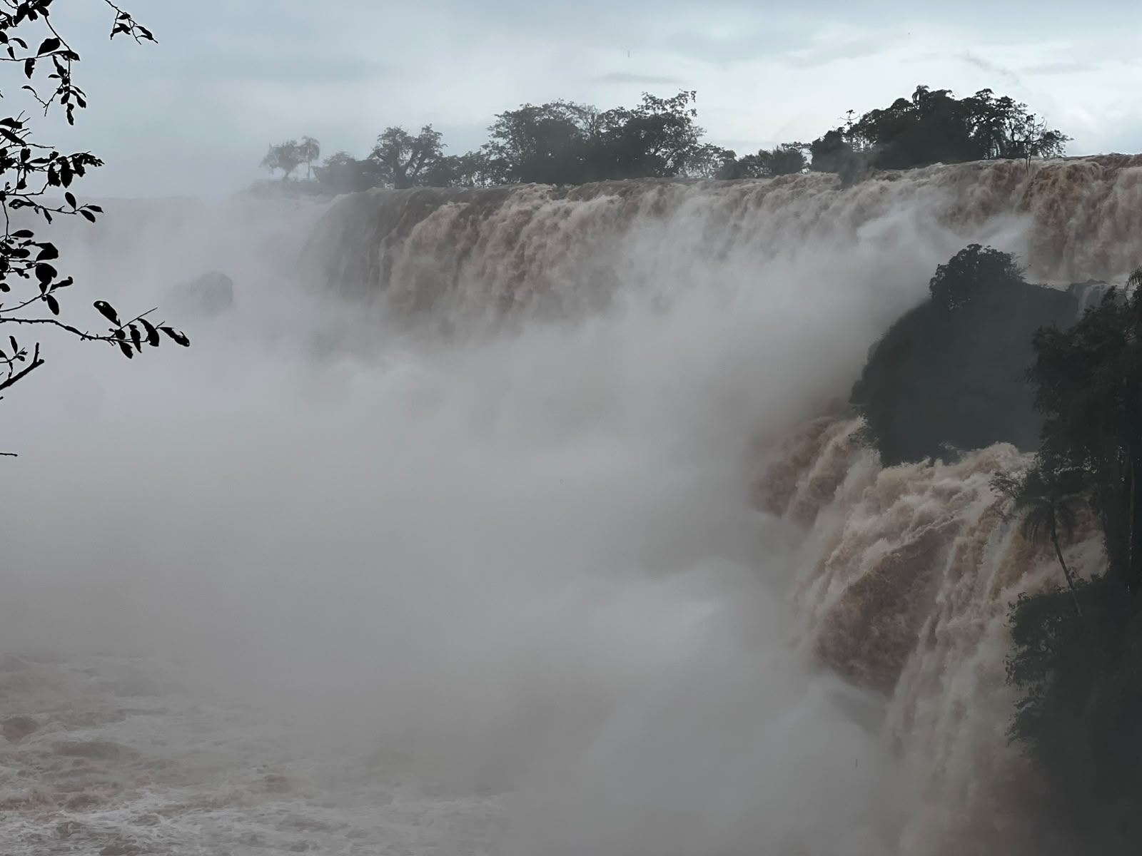 Este jueves las cataratas podrán ser vistas desde el circuito inferior