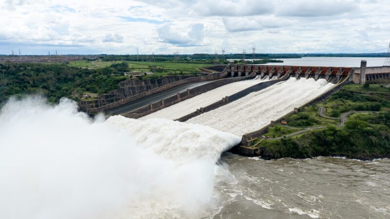 El rio Paraná muestra una leve tendencia de descenso