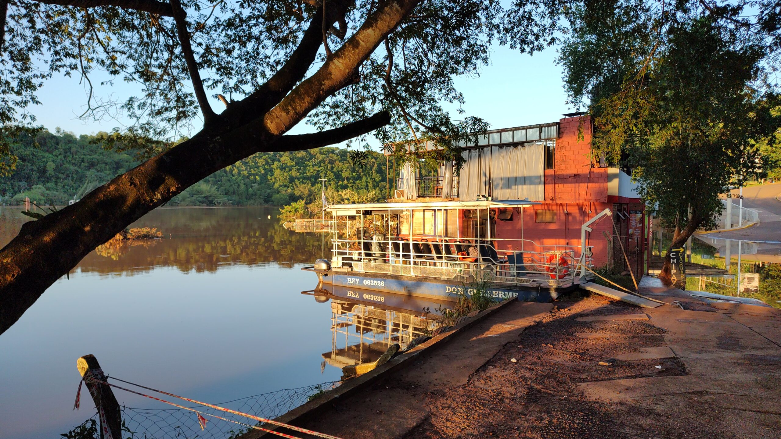 El rio Iguazú bajó 2 metros de 24 horas, y continúa bajando rápidamente