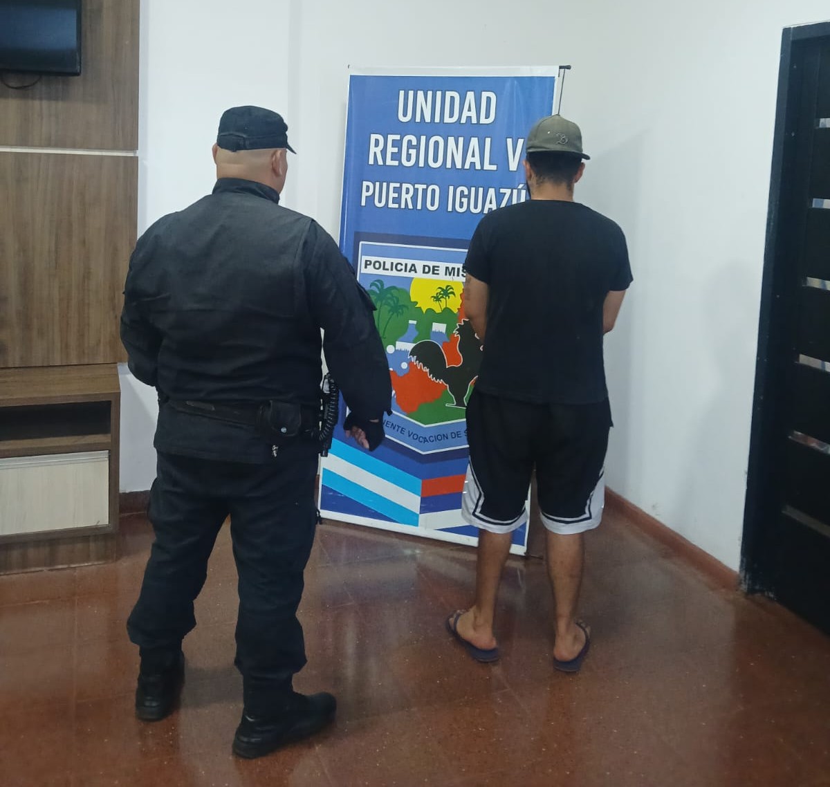 Se entregó uno de los agresores que atacó a machetazos a un presunto ladrón de cables en Iguazú