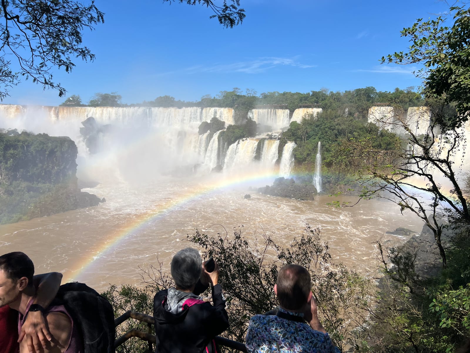 Por la Crecida vuelven a inhabilitar el circuito superior en Cataratas