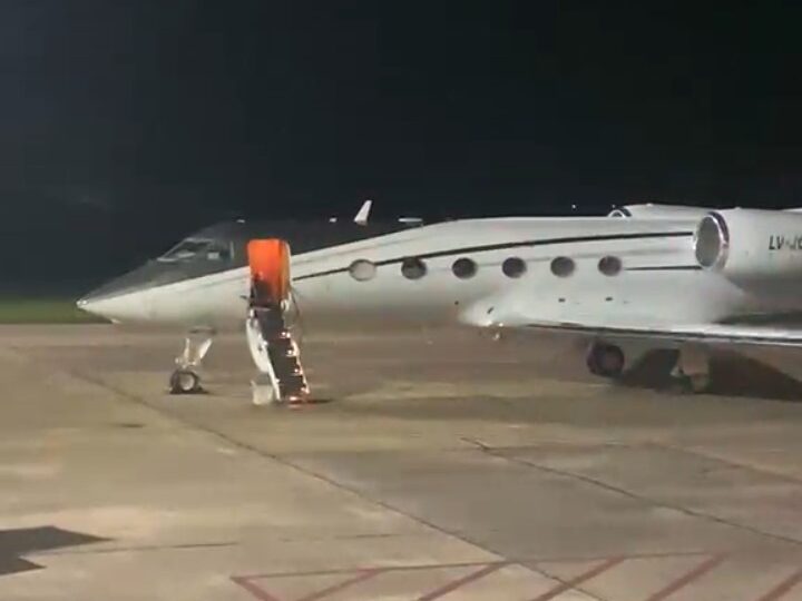 El polémico avión de Baires Fly despegó rumbo a Guayaquil Ecuador