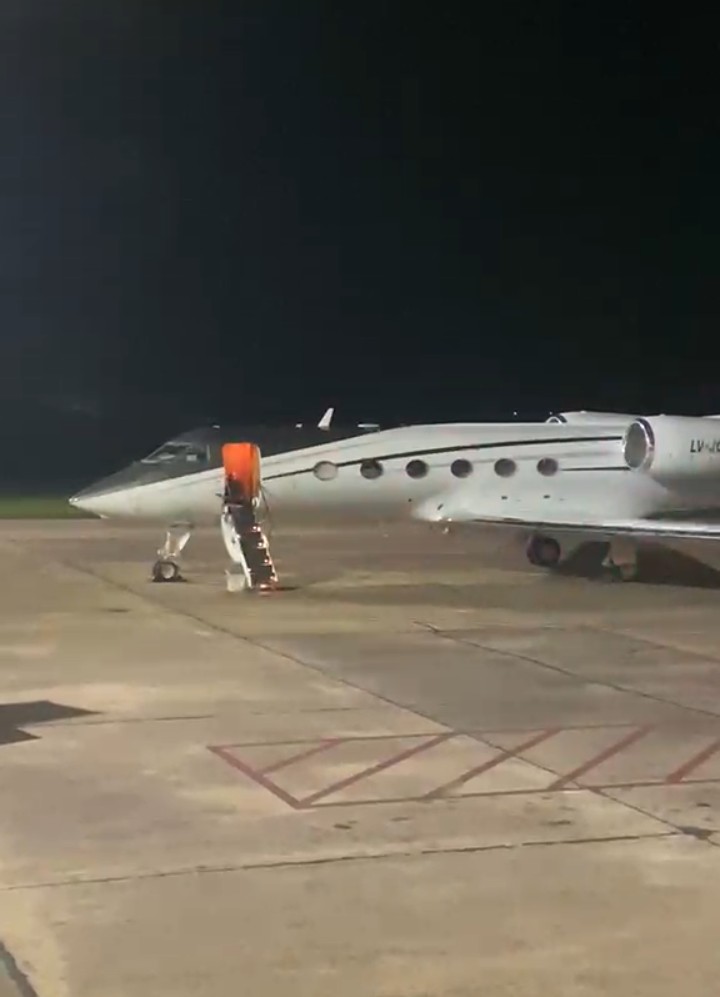 El polémico avión de Baires Fly despegó rumbo a Guayaquil Ecuador